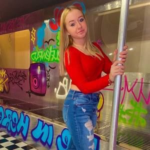 Meet your Posher, Isabella